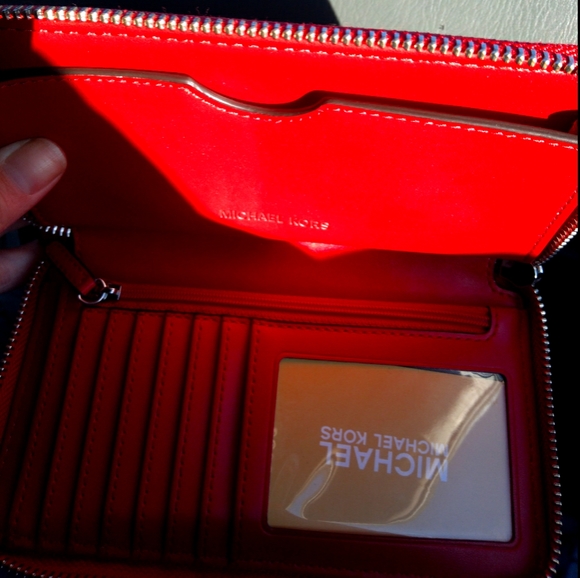 MK wallet - Picture 1 of 2